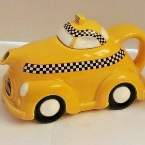 Vandor Vintage Rare Taxi Teapot & 2 Matching Mugs
